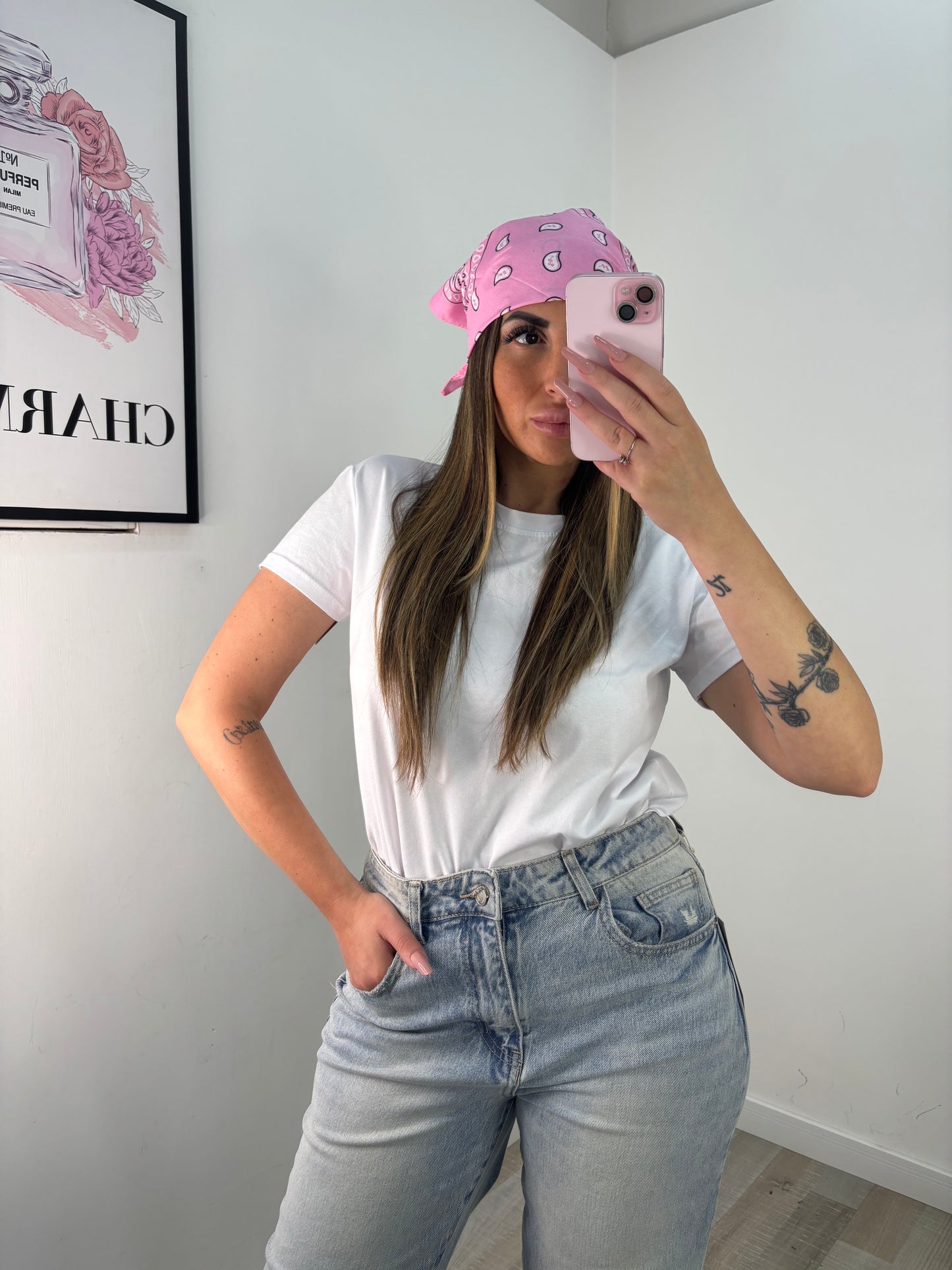 T-SHIRT CON BANDANA
