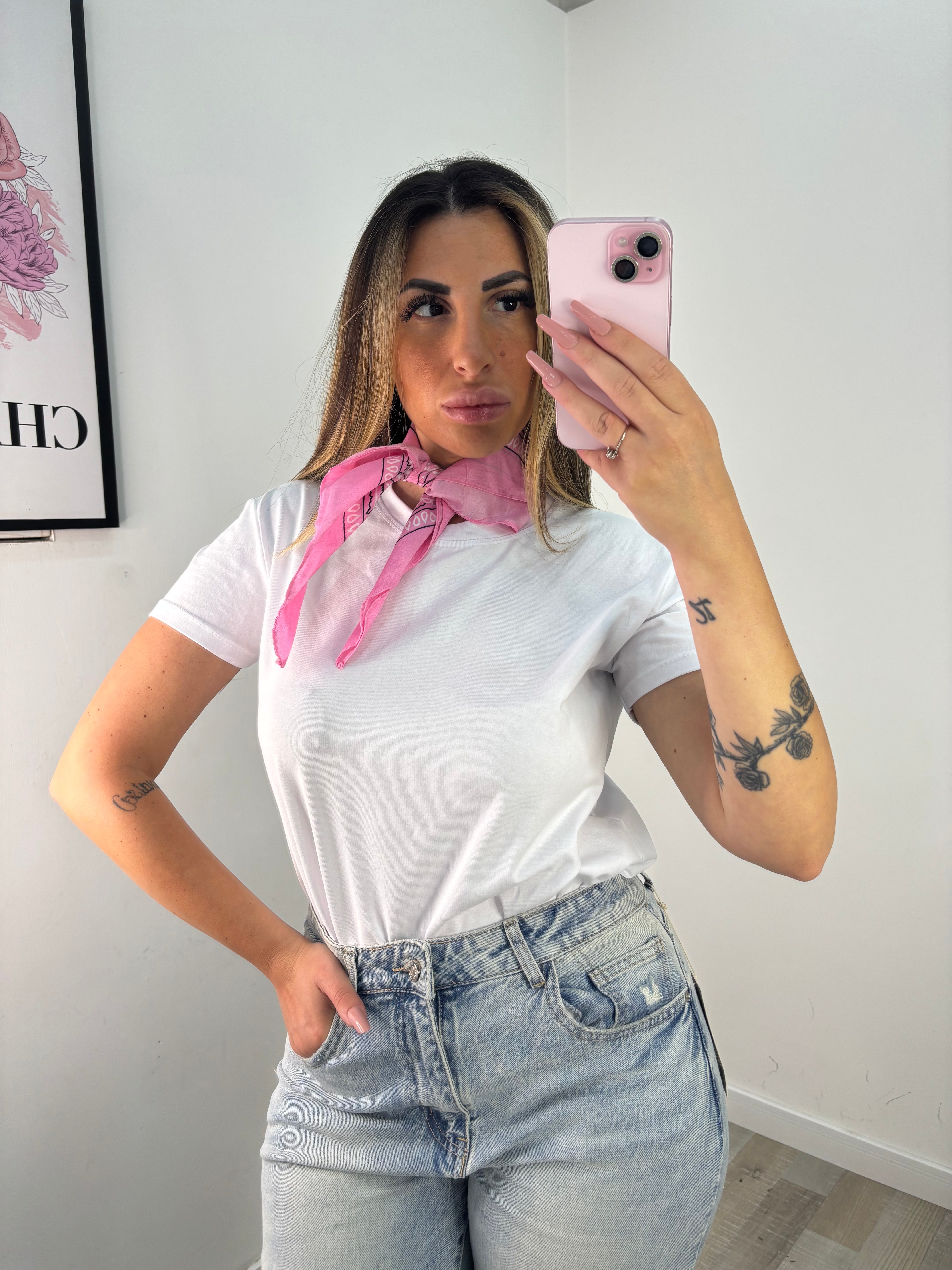 T-SHIRT CON BANDANA