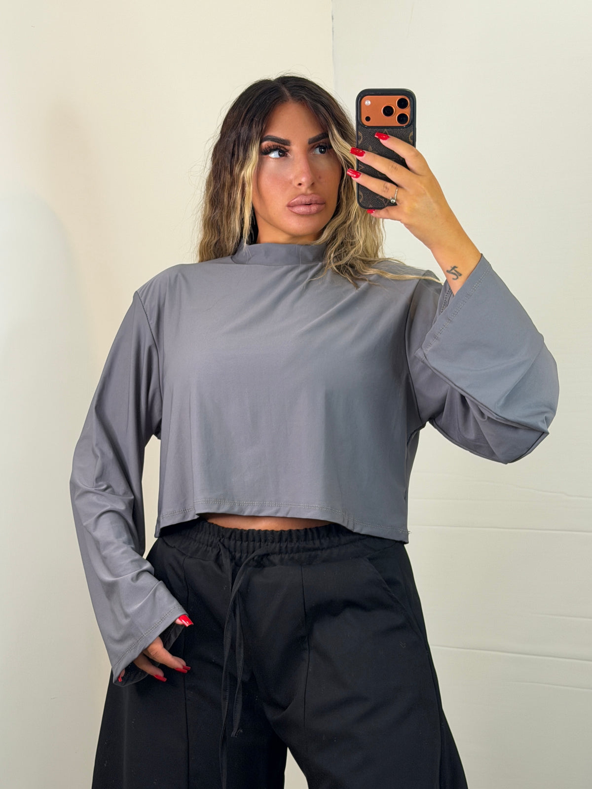 LONG SLEEVE CROP