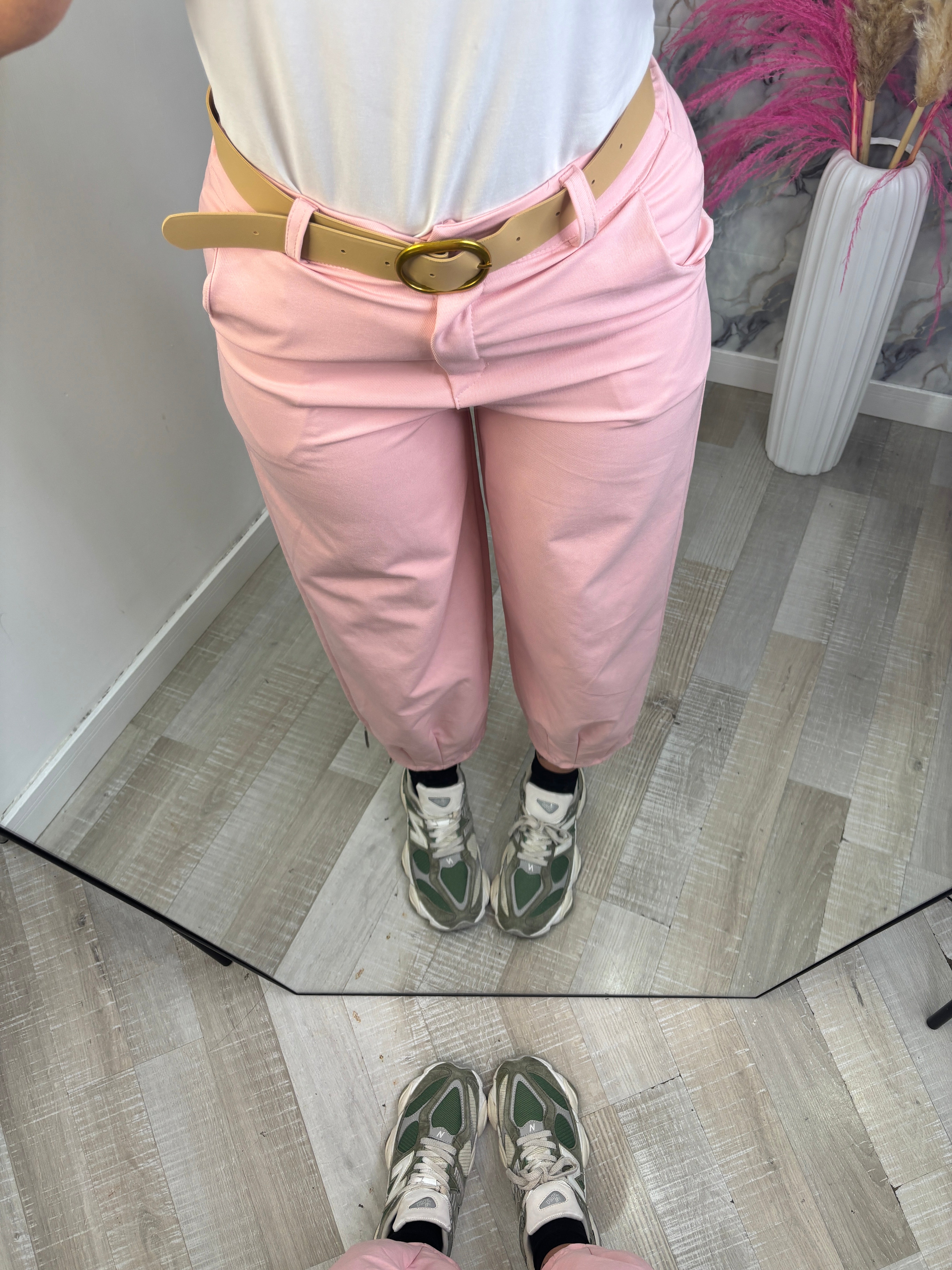 PANTALONE CON CINTURA ROSA