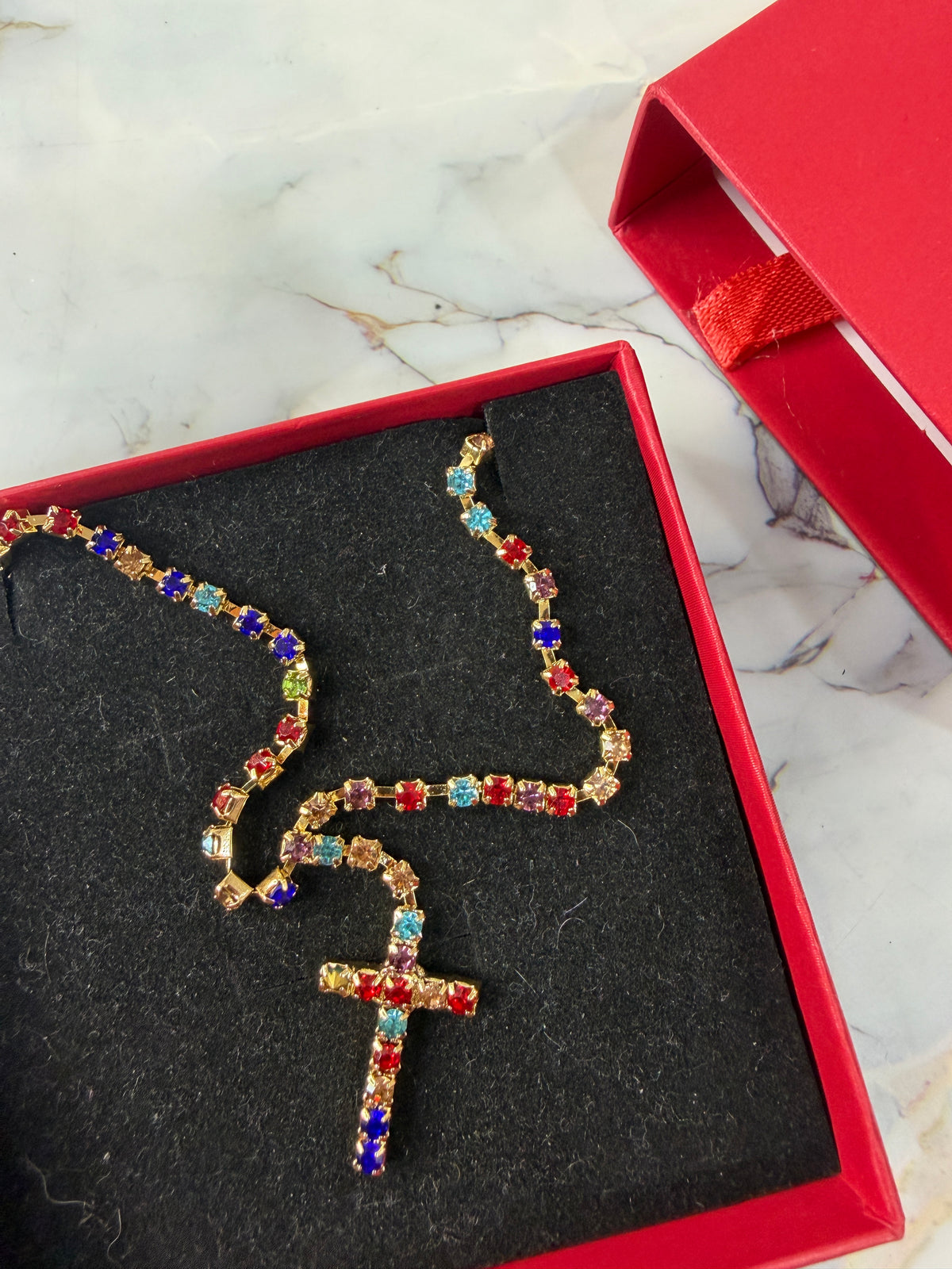 COLLANA CROCE BRILLANTINI MULTICOLOR