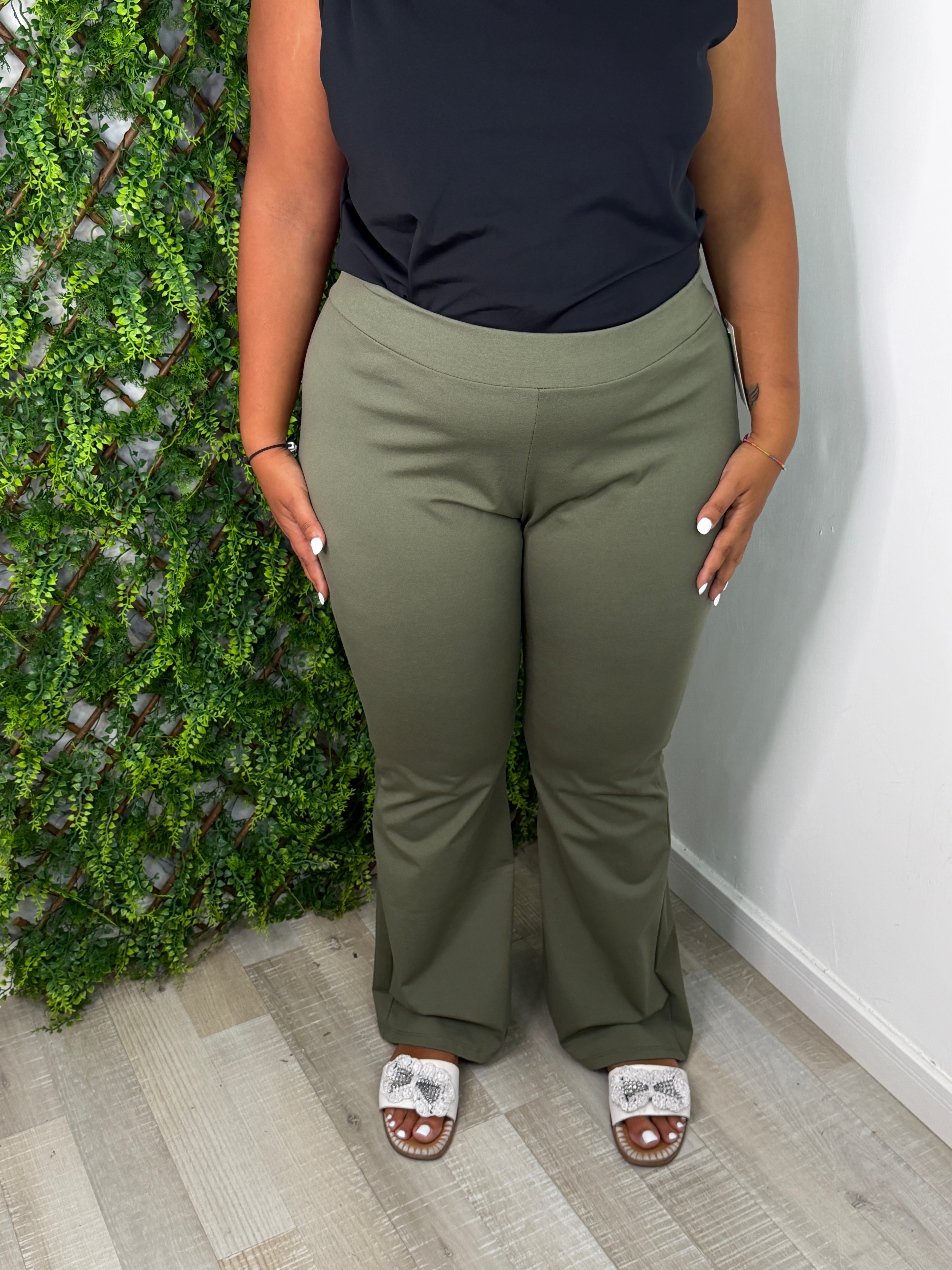 PANTALONE CURVY VERDE
