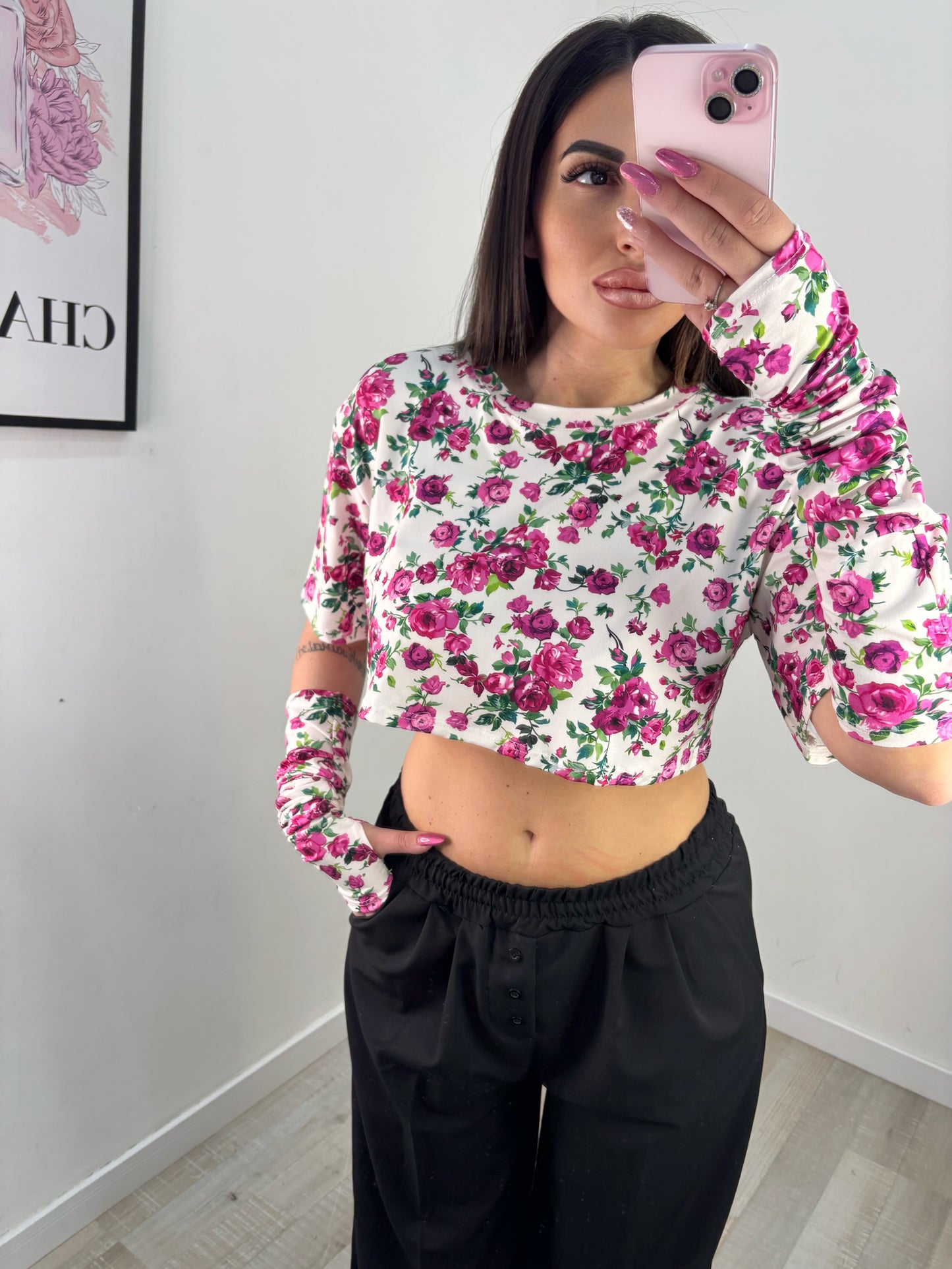 T-SHIRT CROP FIORI FUCSIA