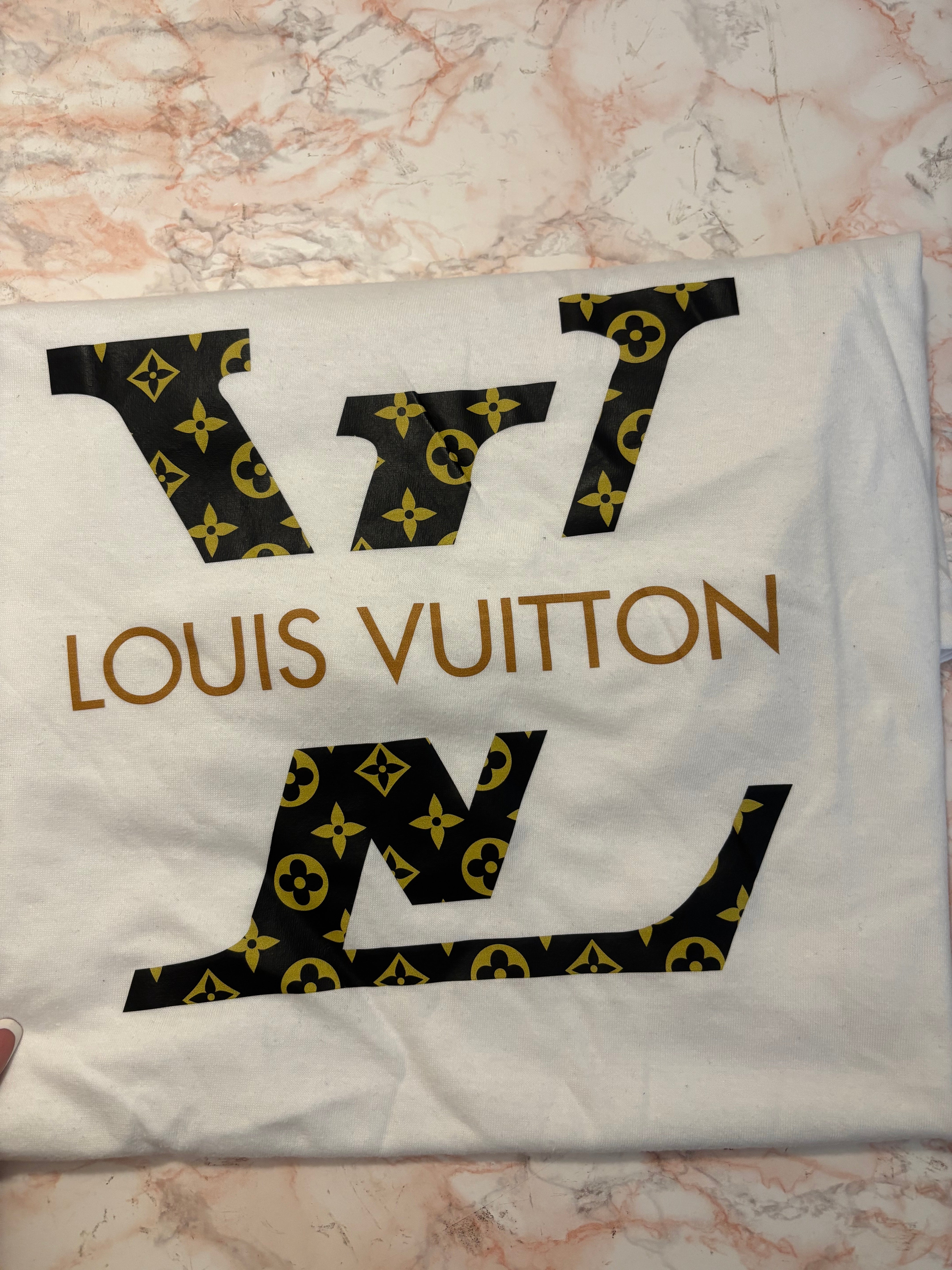 T-SHIRT CURVY L.V.