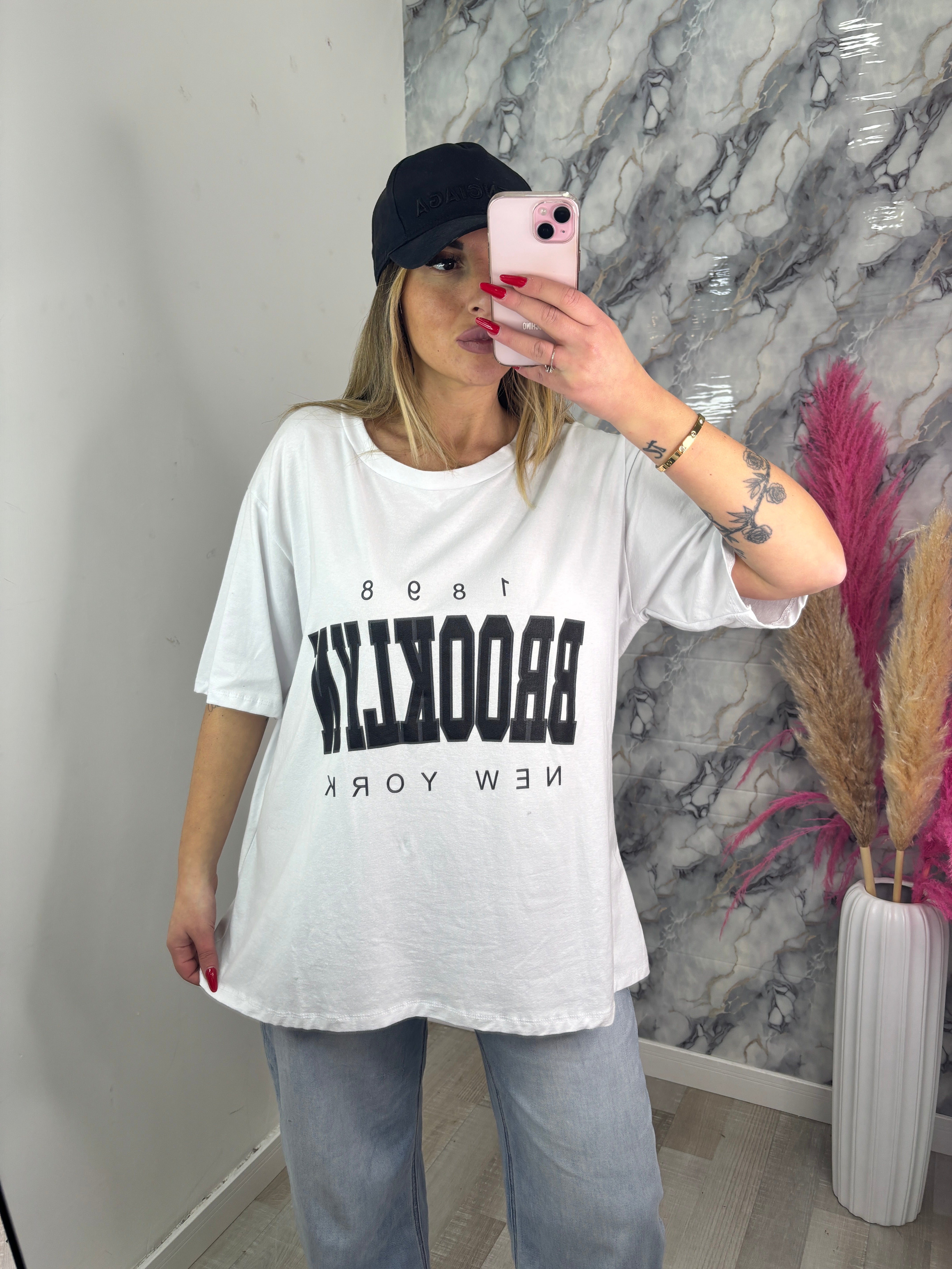 T-SHIRT OVER BROOKLYN