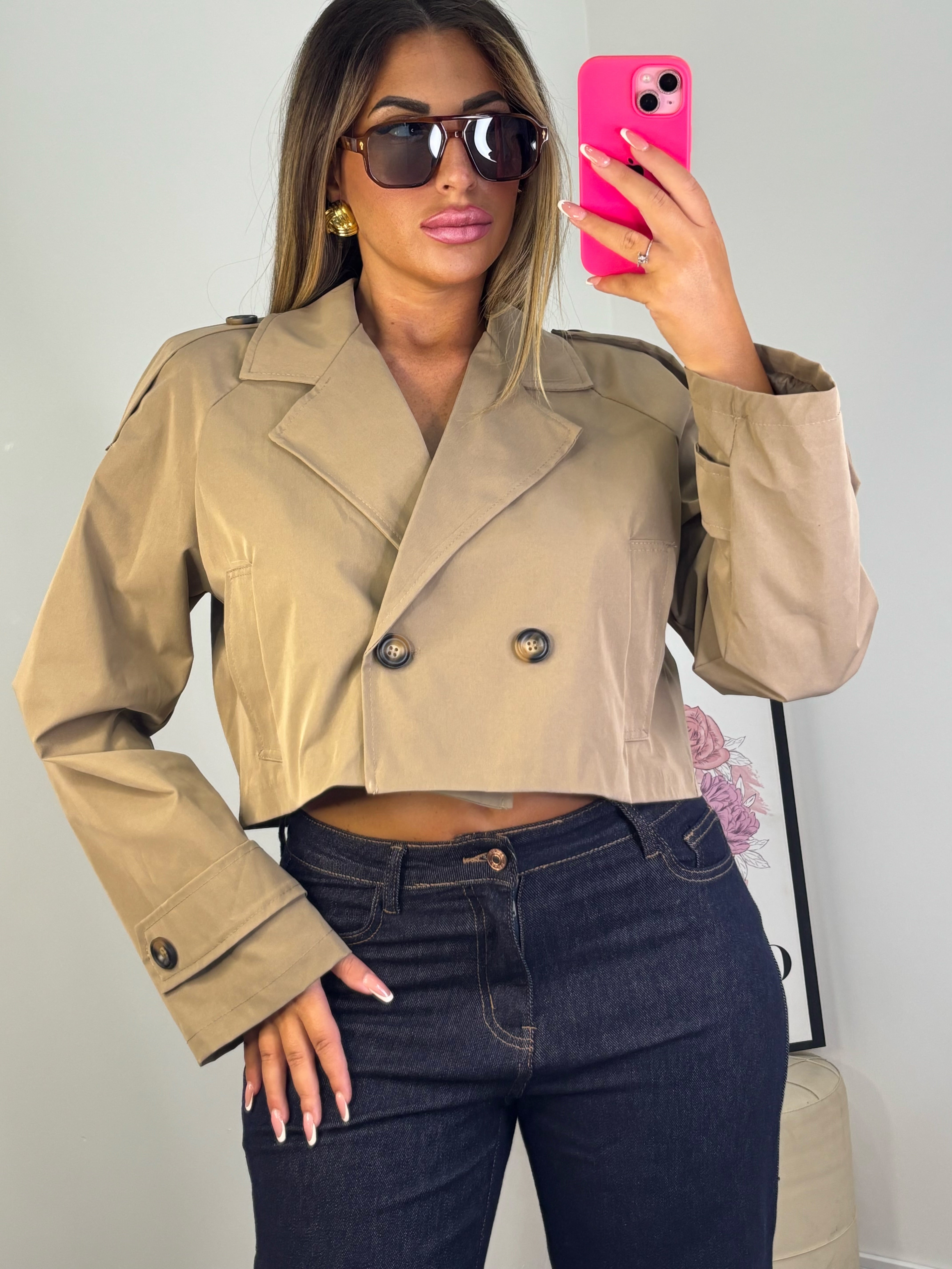 TRENCH CORTO